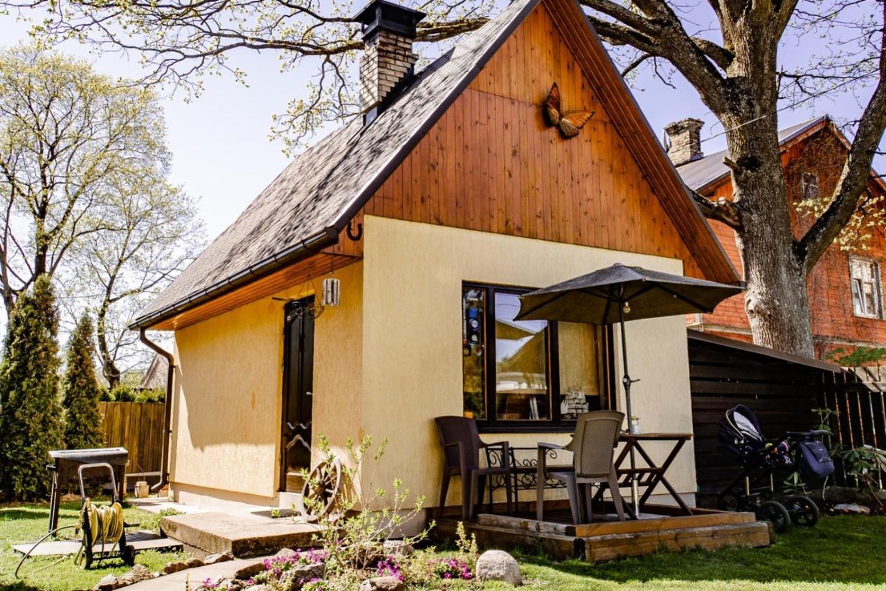 Guest House Sampetera Maja Riga Ngoại thất bức ảnh